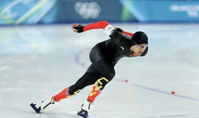 破奥运纪录！宁忠岩在米兰冰场创造历史