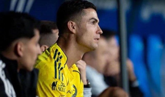 彩票开奖结果-C罗伤情待X光结果，缺席训练备战尼姆|克里斯蒂亚诺·罗纳尔多|利雅得|沙特|葡萄牙足球队|U21_新浪体育_新浪新闻