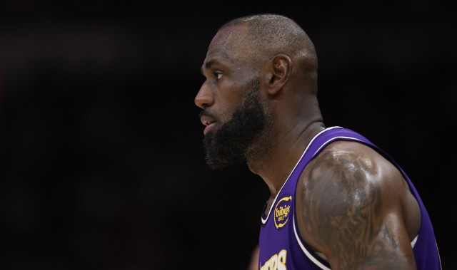 彩票开奖时间-15季后赛欧文&amp;乐福受伤&amp;21浓眉受伤！詹媒：为何是詹姆斯来承受？